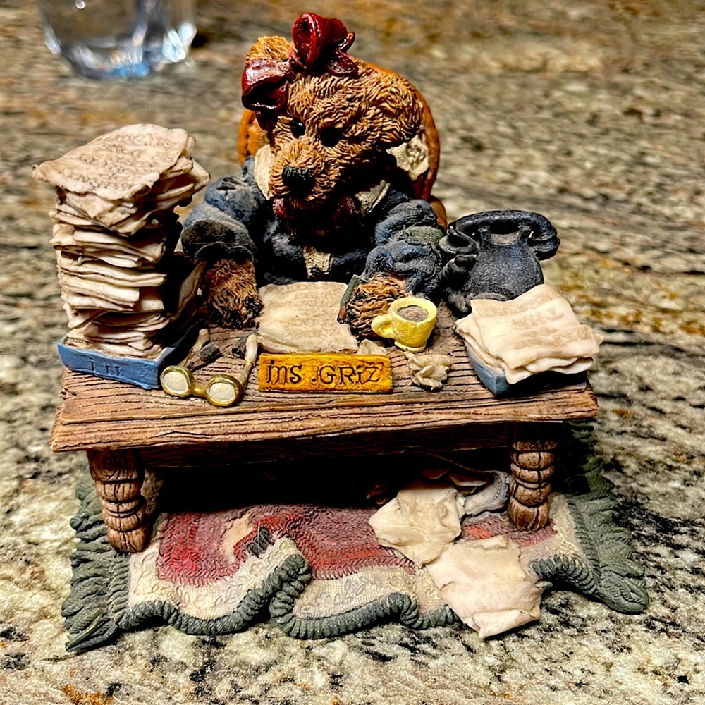 Boyd’s Bears &friends Ms Griz Monday morning Perfect condition